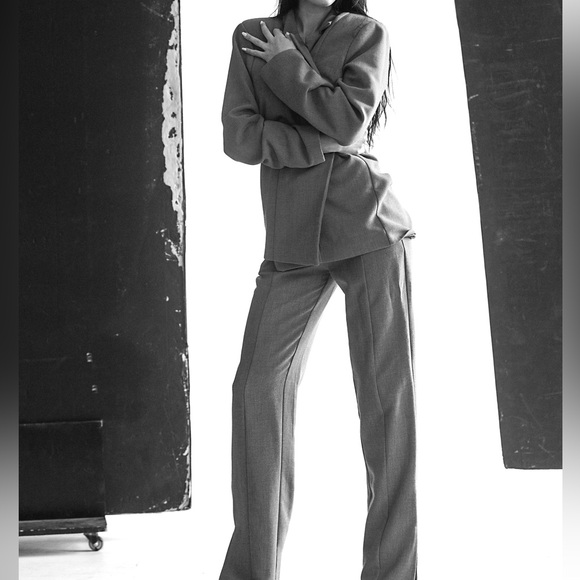 PrettyLittleThing Charcoal suit set - Picture 8 of 8